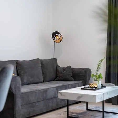 Luxury Flat Antonia شقة *