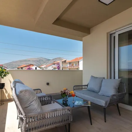 Luxury Flat Antonia شقة