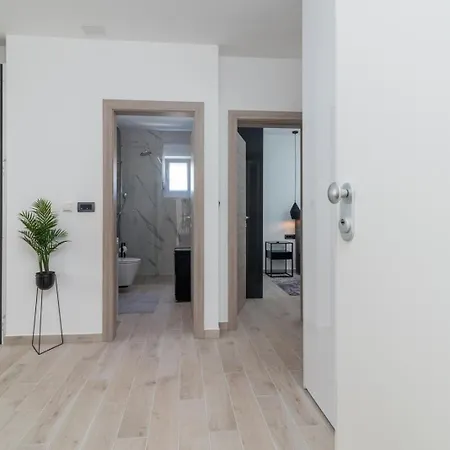 Luxury Flat Antonia * تروغير